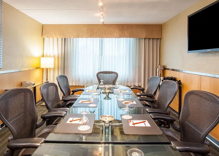 Crowne Plaza Msp Airport - Moa 4*
